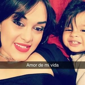 Meet your Posher, Roxana